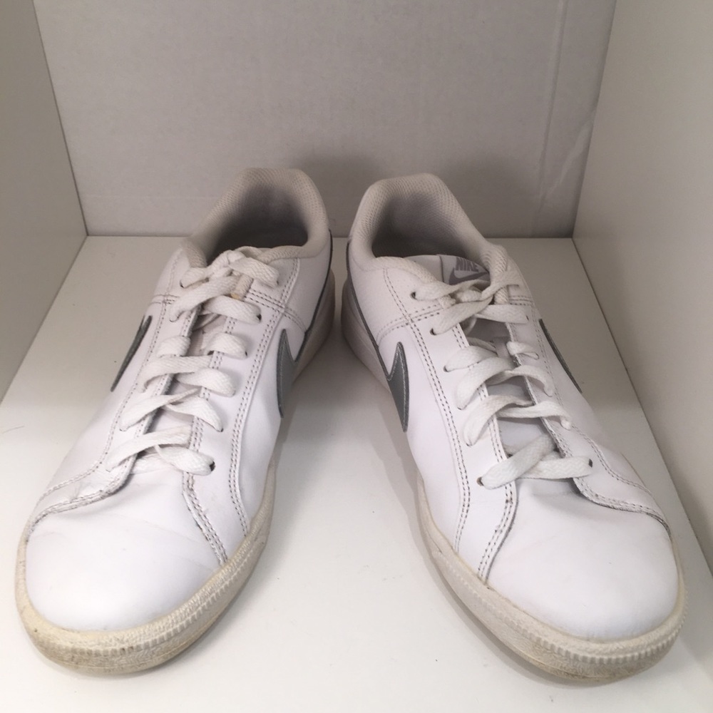 COPY - Nike Shoes Size 9 White